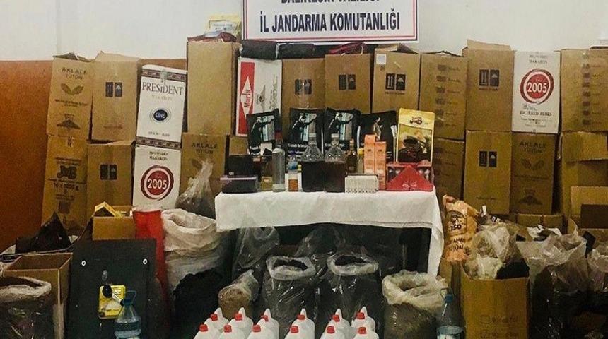 Susurluk&rsquo;ta 231 litre ka&ccedil;ak alkol ve 360 kilo t&uuml;t&uuml;n ele ge&ccedil;irildi
