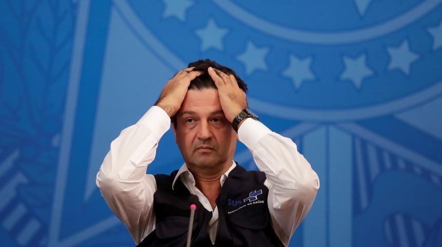 Brezilya'da koronavir&uuml;s salgını siyasi krize d&ouml;n&uuml;şt&uuml;: Sağlık Bakanı Luiz Henrique Mandetta g&ouml;revden alındı