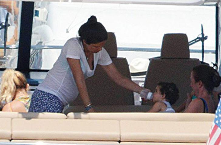 Şahan Gökbakar ve eşi Bodrum'da tatil yapıyor G5