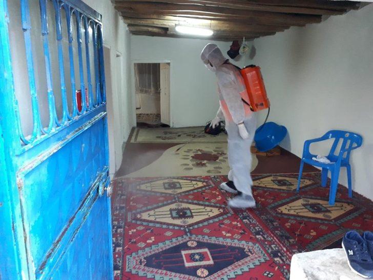Korona virüs testi pozitif çıkan ailelerin evleri dezenfekte edildi G1