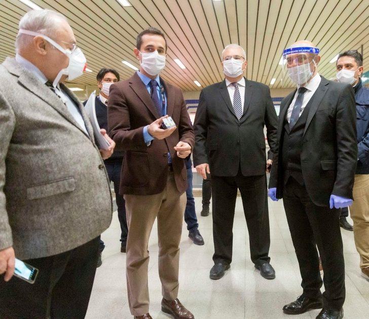 İzmir’in metro istasyonlarında maskematik dönemi G3