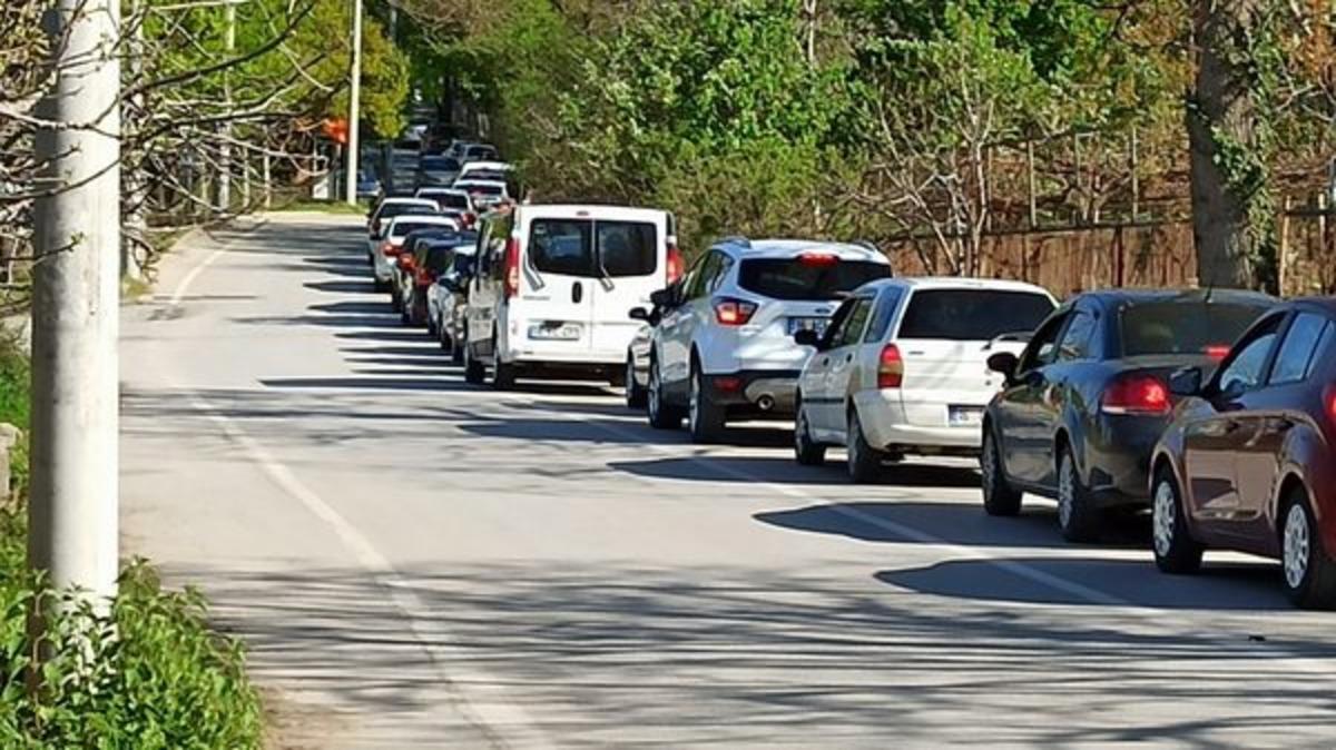 Hafta sonuna hazırlık! O kentte kilometrelerce su kuyruğu