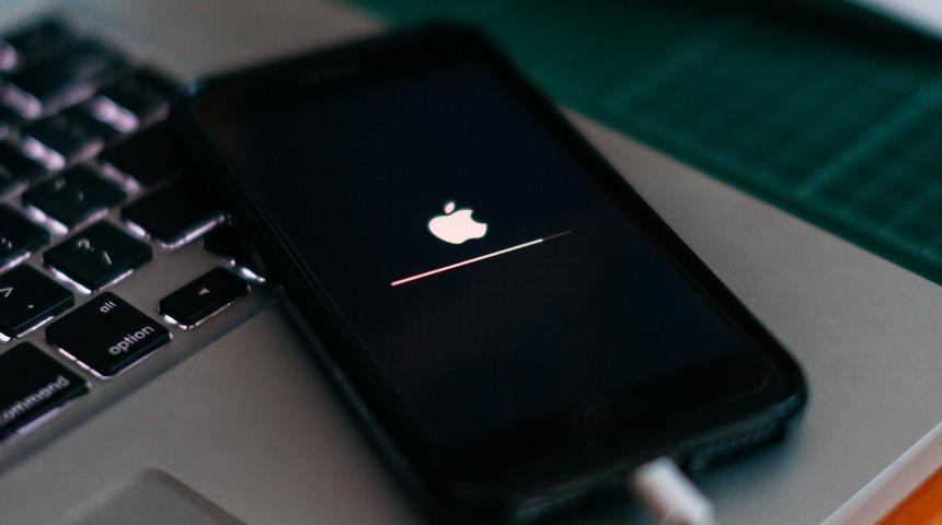 Artık &ccedil;ok ge&ccedil;: iPhone'ların iOS 13.4'e geri d&ouml;nme şansı kalmadı!