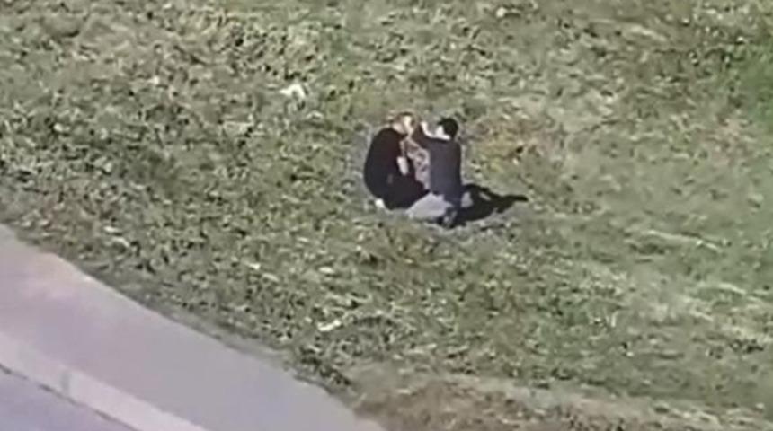 Sultangazi'de boş arazide sa&ccedil; tıraşı! 