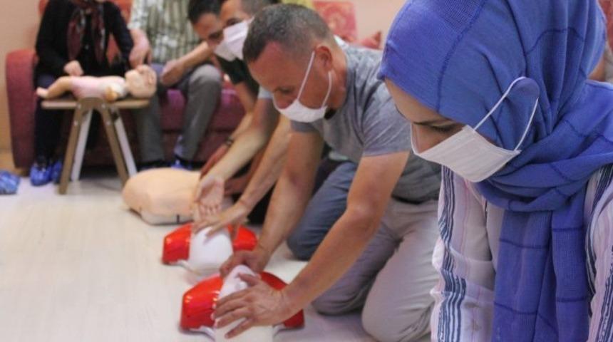 G&ouml;rme engellilere verilen ilk yardım eğitimi uluslararası raporda yer aldı