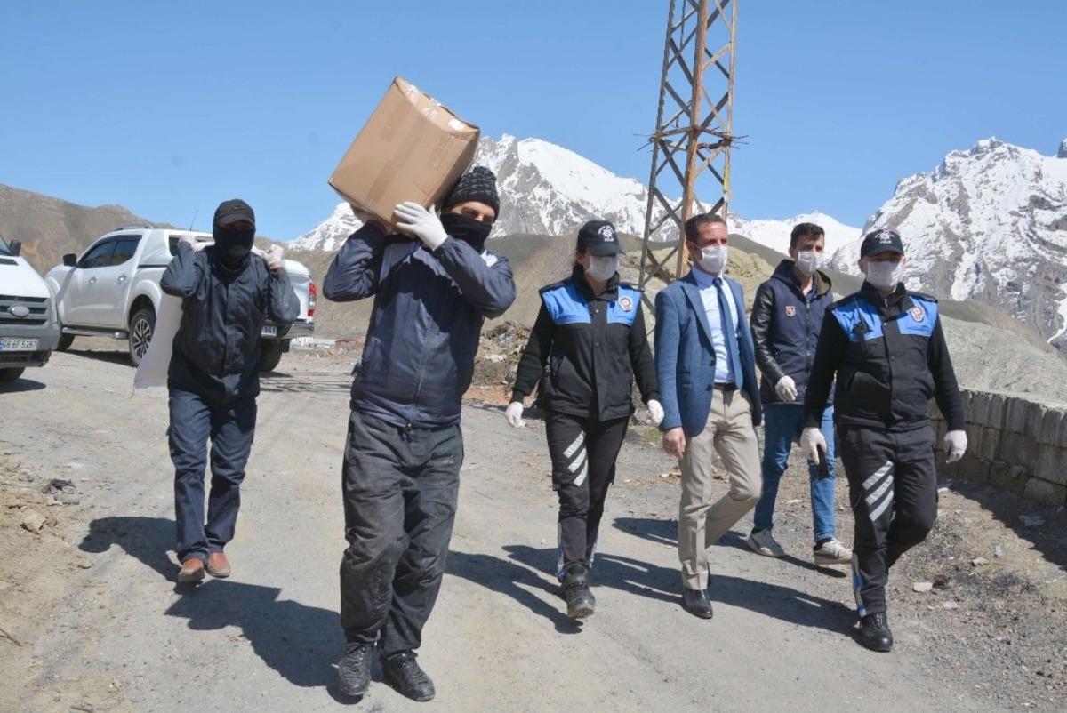 &ldquo;Vefa Sosyal Destek Grubu&rdquo; g&ouml;n&uuml;llere dokunmaya devam ediyor