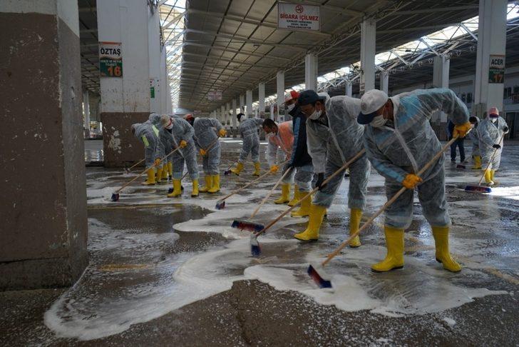 Hafta sonu kurulacak olan pazar öncesinde kapalı pazaryeri dezenfekte edildi G2