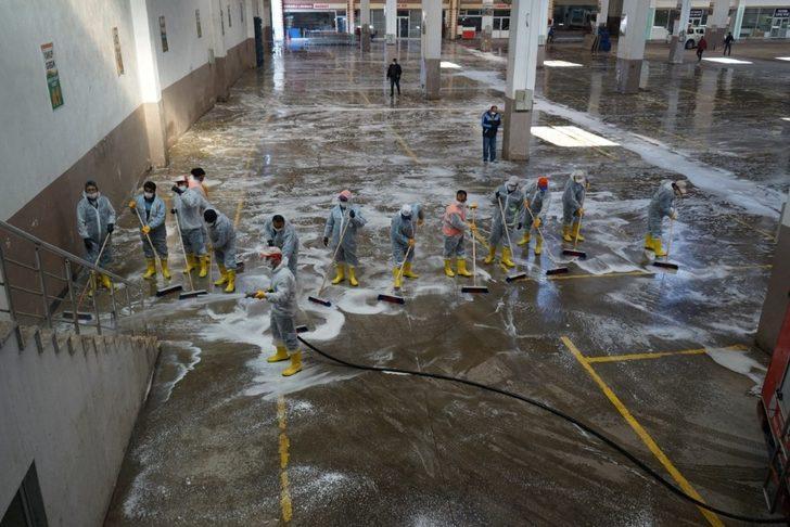 Hafta sonu kurulacak olan pazar öncesinde kapalı pazaryeri dezenfekte edildi G3