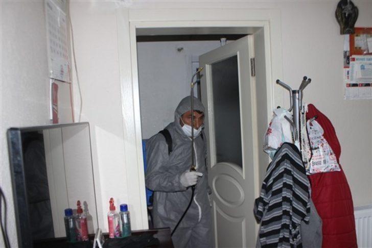 Şehit ve gazi ailelerin evlerini virüs salgınına karşı ücretsiz dezenfekte ediyor G1