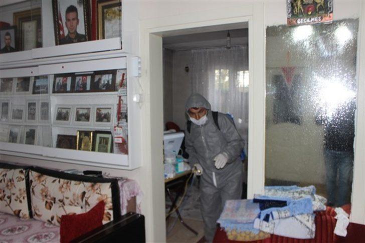 Şehit ve gazi ailelerin evlerini virüs salgınına karşı ücretsiz dezenfekte ediyor G3