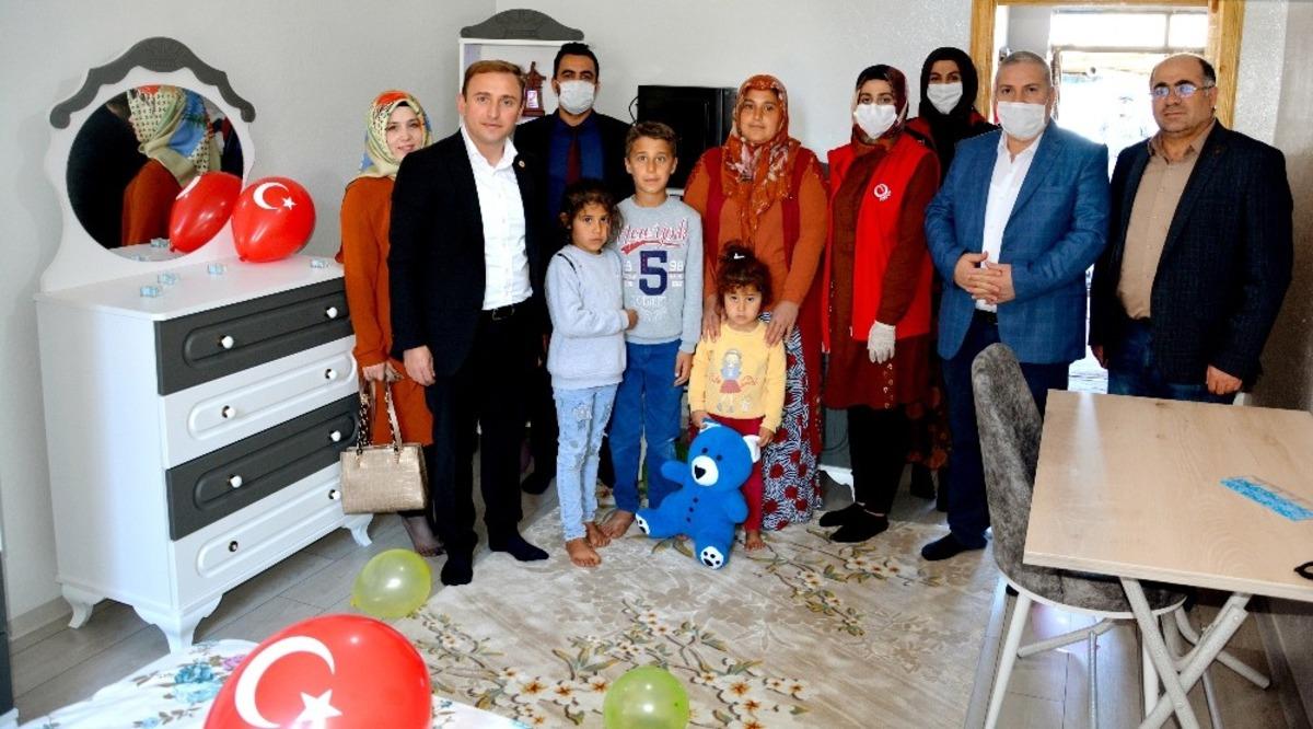 16 yetim ve &ouml;ks&uuml;z &ccedil;ocuğa &ccedil;ocuk odası takımı ve bilgisayar