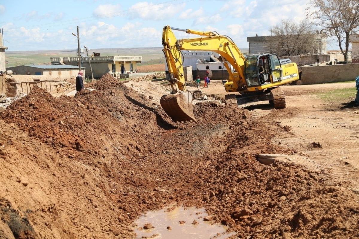 Haliliye&rsquo;de yol &ccedil;alışmaları drenajla g&uuml;&ccedil;lendiriliyor