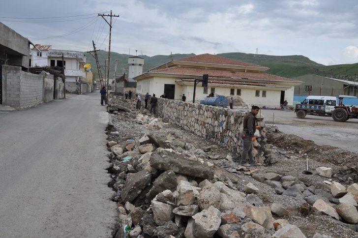 Cizre’de yol genişletme çalışmaları devam ediyor G2