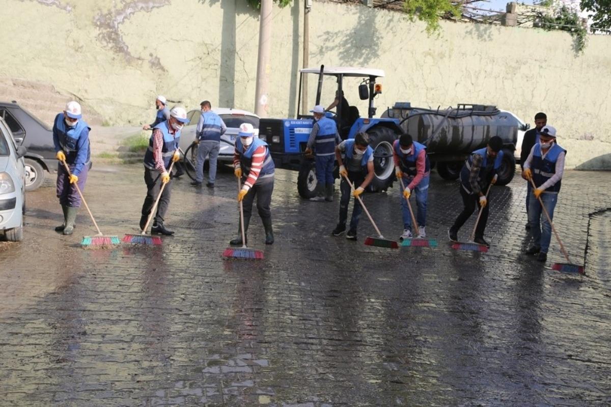 Cizre&rsquo;de temizlik &ccedil;alışmaları devam ediyor