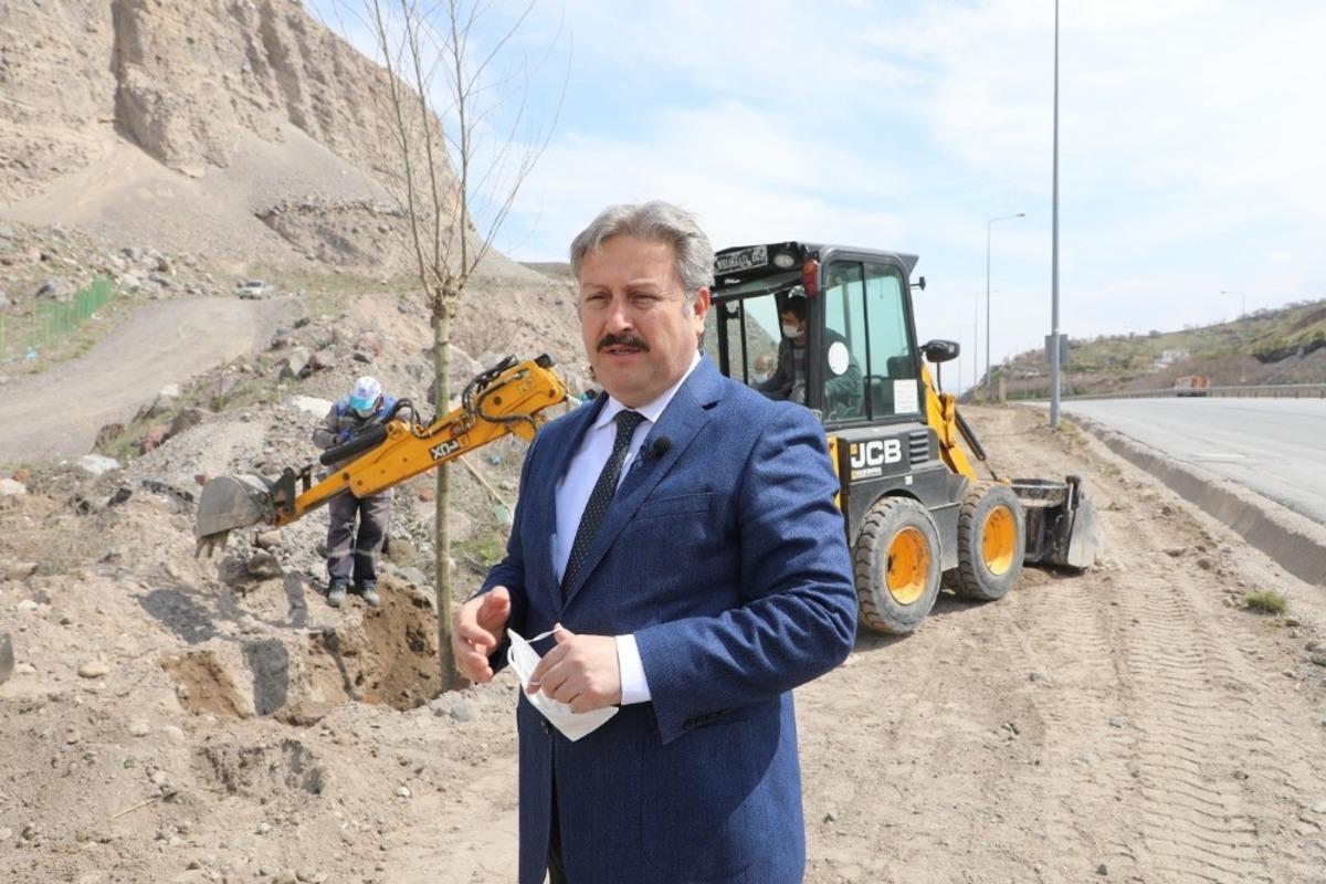 Başkan Palancıoğlu: &ldquo;Vatandaşlar dikilen ağa&ccedil;lar ile Melikgazili olmanın farkını yaşayacaklar&rdquo;