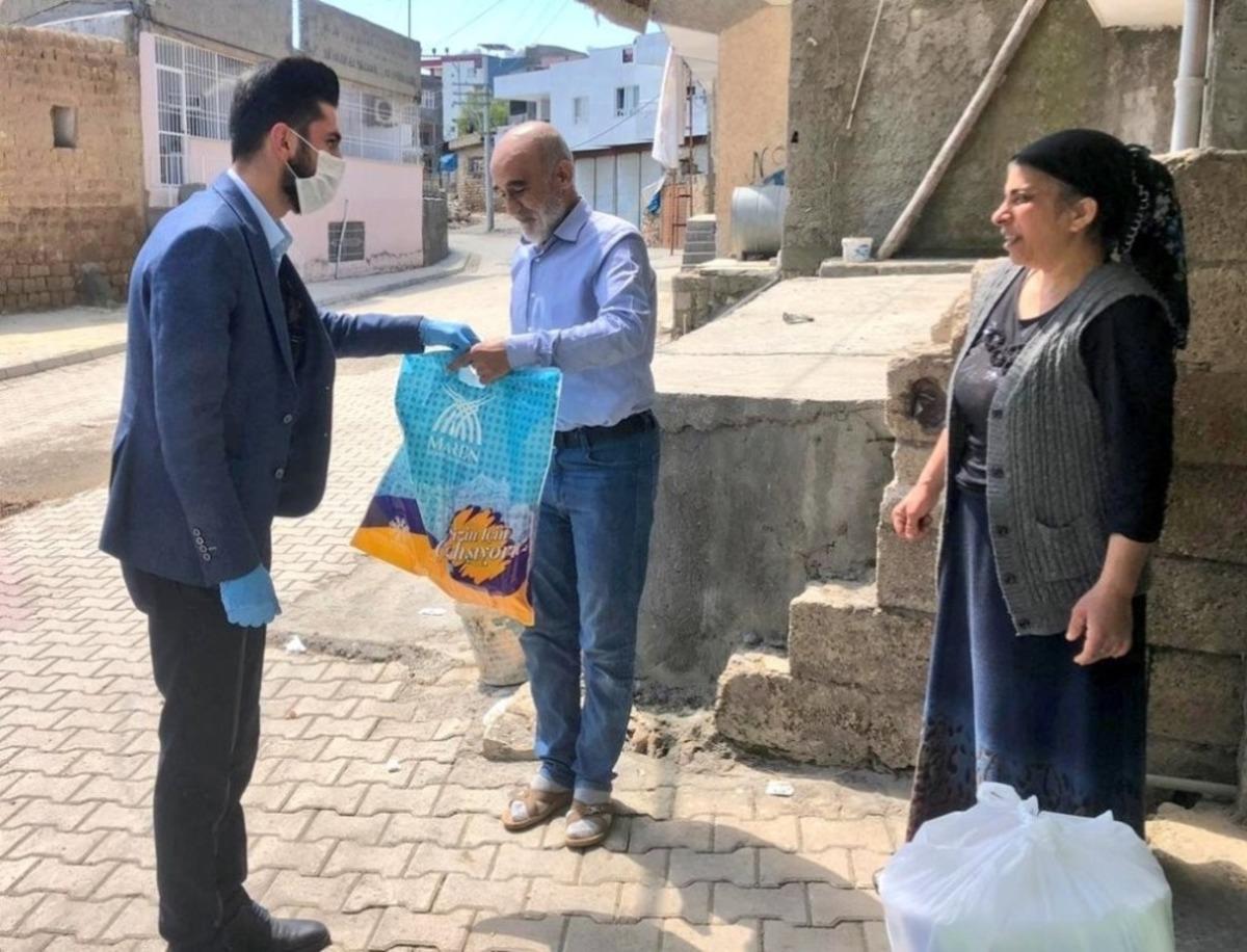 Mardin B&uuml;y&uuml;kşehir Belediyesinden temizlik malzemeleri dağıtımı