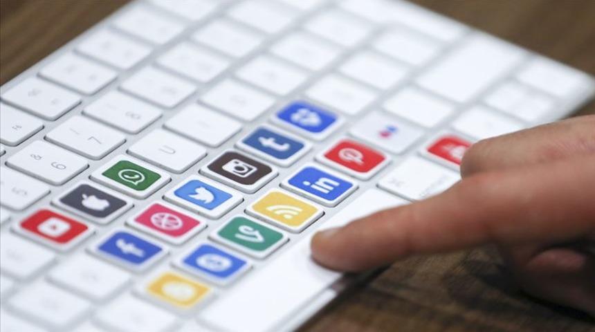 Foto altına yazılacak sözler! Sevgiliye ağır, anlamlı aşk sözleri!