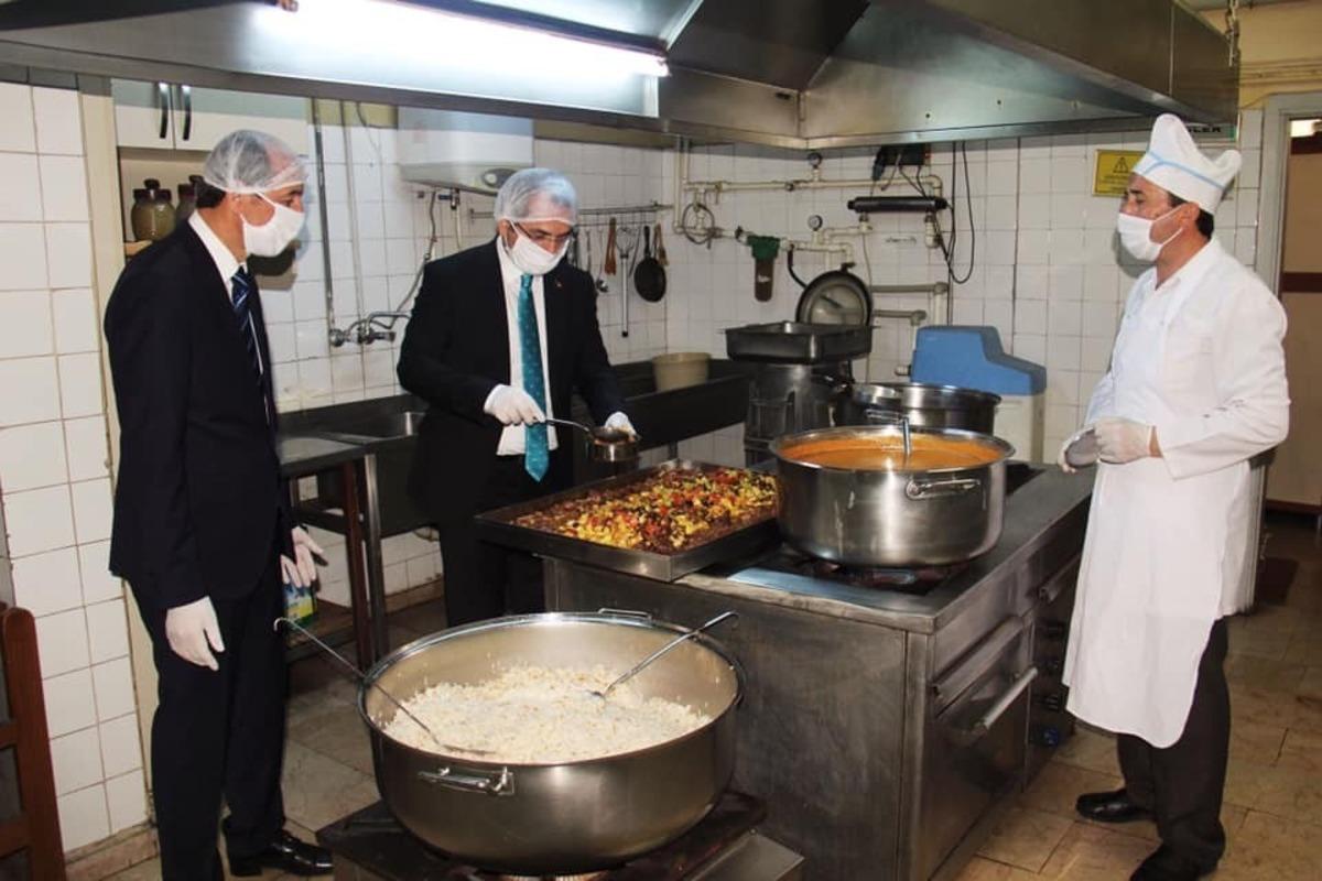 Kaymakam Deniz Pişkin, "Yemek dağıtımı aksamayacak"