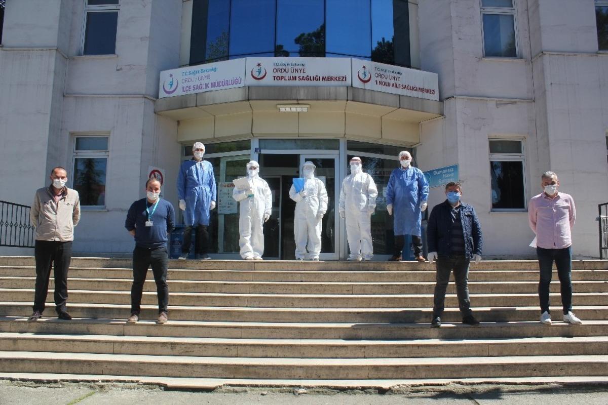 Sağlık&ccedil;ılar canla başla &ccedil;alışıyor