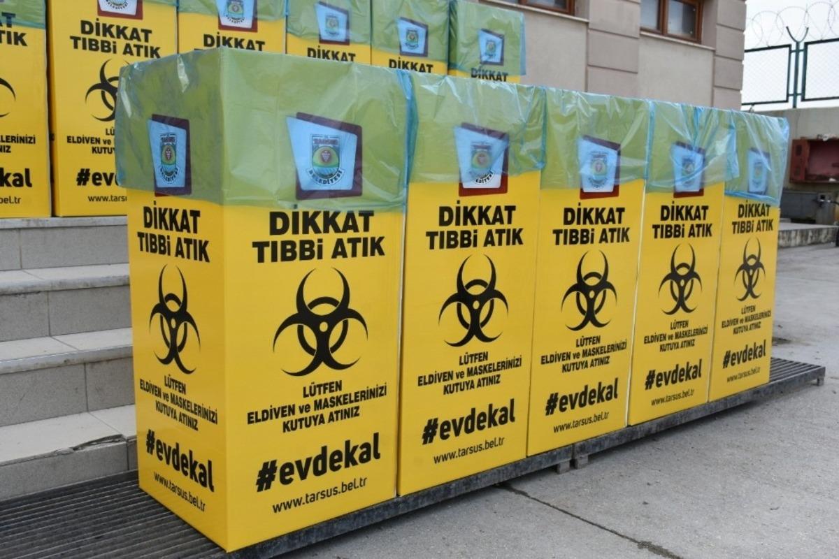 Tarsus Belediyesi, maske ve eldivenler i&ccedil;in tıbbi atık kutuları hazırladı