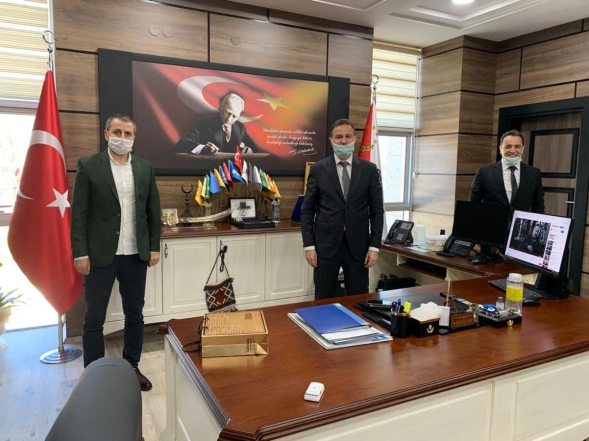 Polis Haftasını &lsquo;siper maske&rsquo; hediye ederek kutladılar