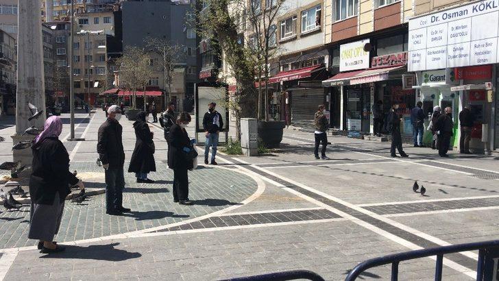 İstanbul'da yasağa saatler kala vatandaşlar alışverişe akın etti G2