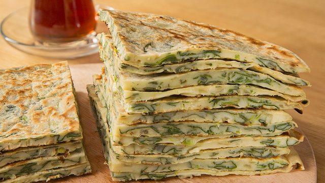 Kahvaltı sofranız şenlenecek! İşte birbirinden lezzetli 7 kahvaltılık hamur işi...