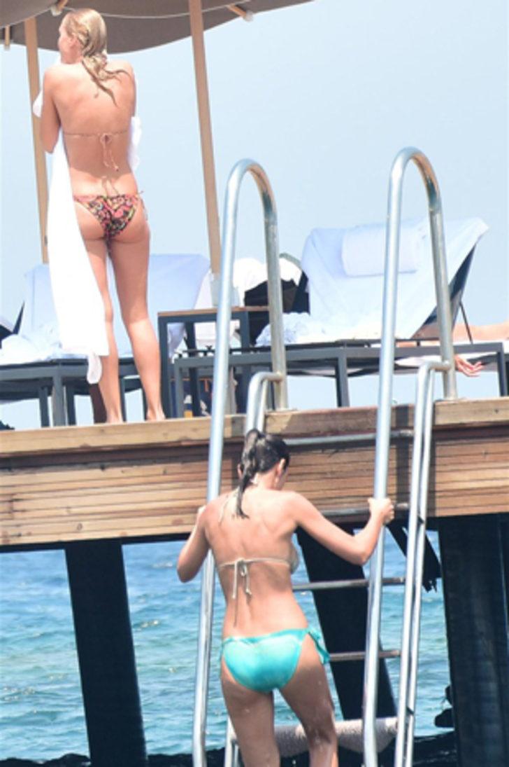 Cem Yılmaz'ın sevgilisi arkadaşa emanet G4