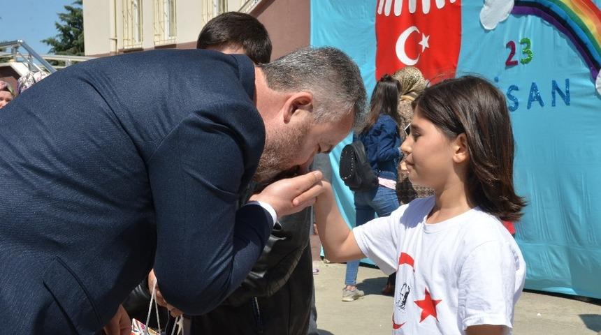 23 Nisan hediyeleri 19 Mayıs Belediyesi&rsquo;nden