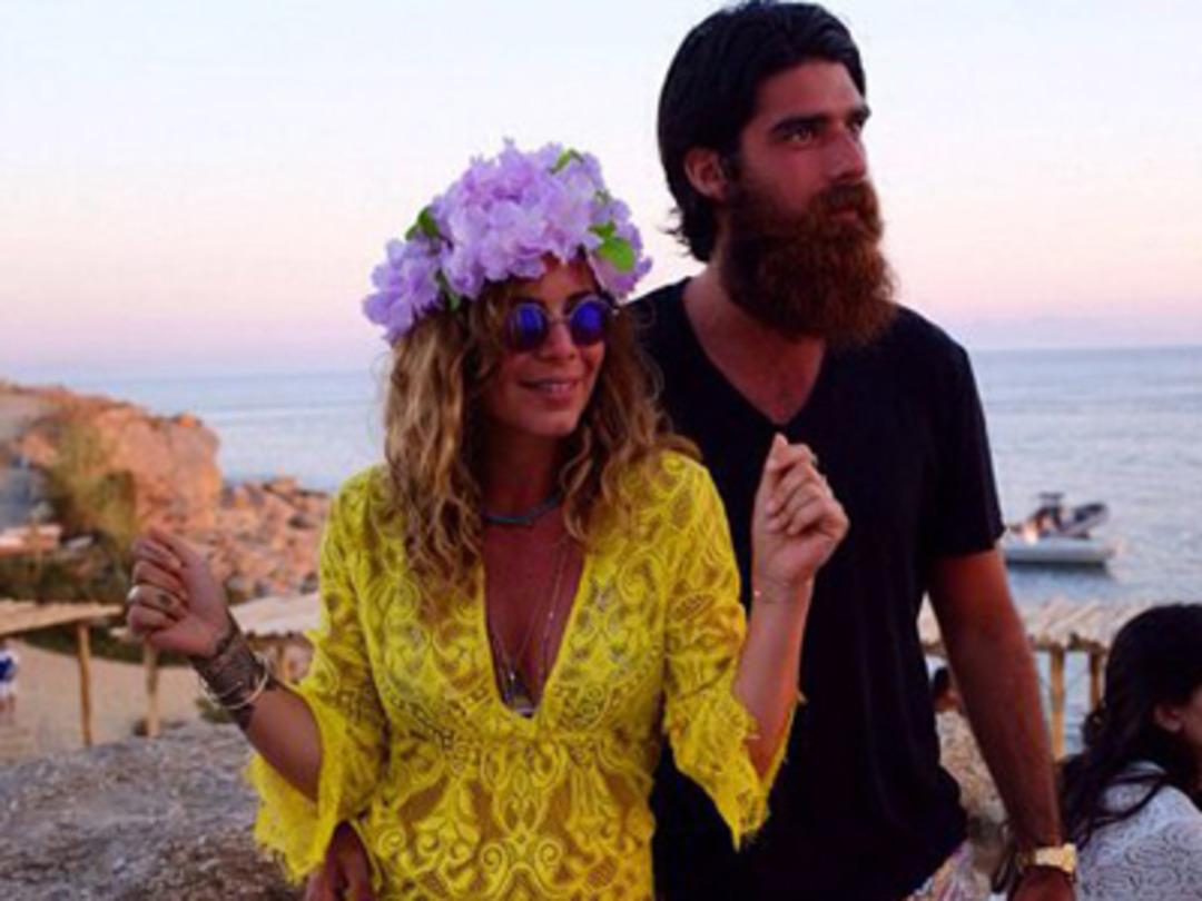 Eliz Saku&ccedil;oğlu  sevgilisiyle tatilde