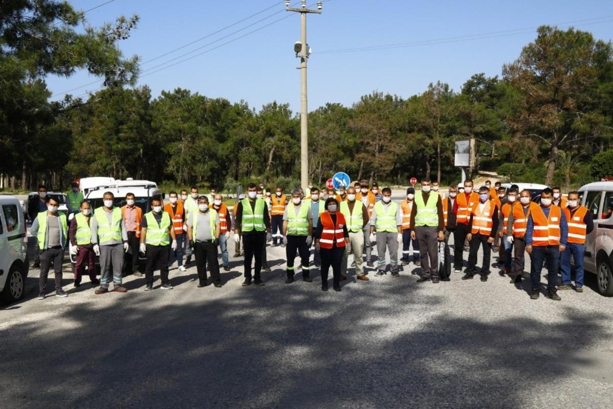 Manavgat&rsquo;tan Sarılar&rsquo;a 20 bin maske