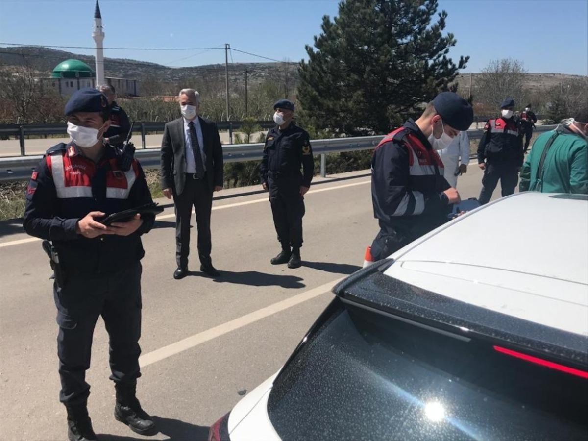 Vali Seymenoğlu, g&uuml;venlik kontrol noktalarını denetledi