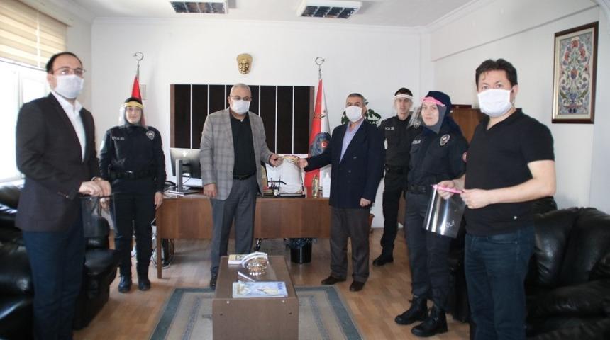 Gediz BİLSEM&rsquo;den polise koruyucu siperlik