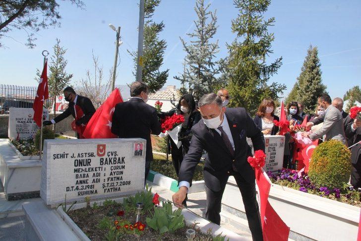 AK Parti ve CHP’den şehitler için dua G4