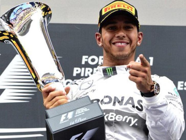 Rihanna'nın yeni aşkı Lewis Hamilton G4