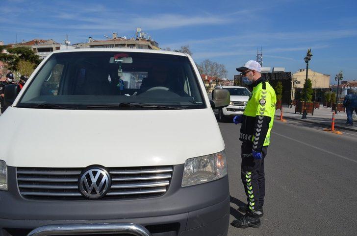 Polisi gören maske taktı G2