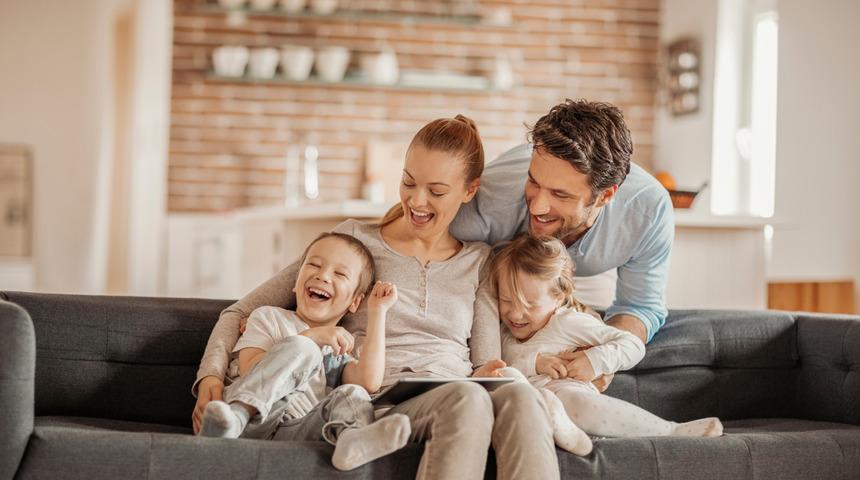 Koronavir&uuml;s d&ouml;neminde ev izolasyonunda stresi yenmenin yolları