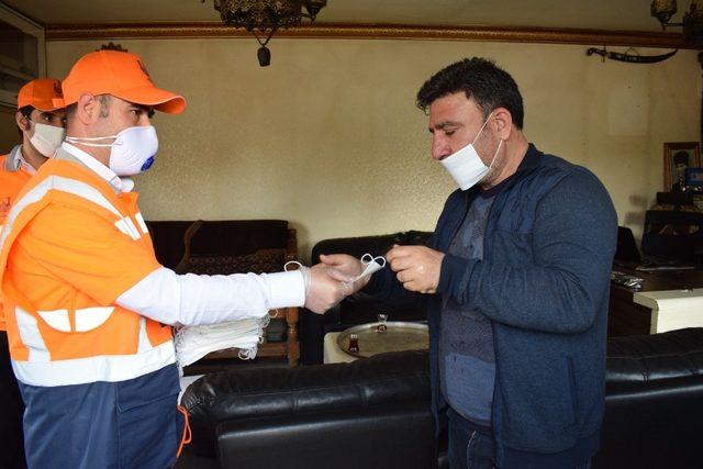 Şanlıurfa’da taksicilerin maske talebi anında karşılandı