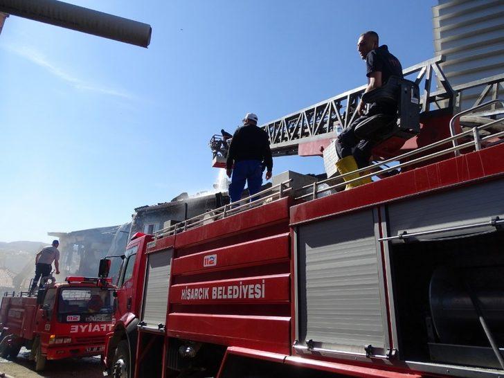 Hisarcık’ta ahşap ev yangını korkuttu G2