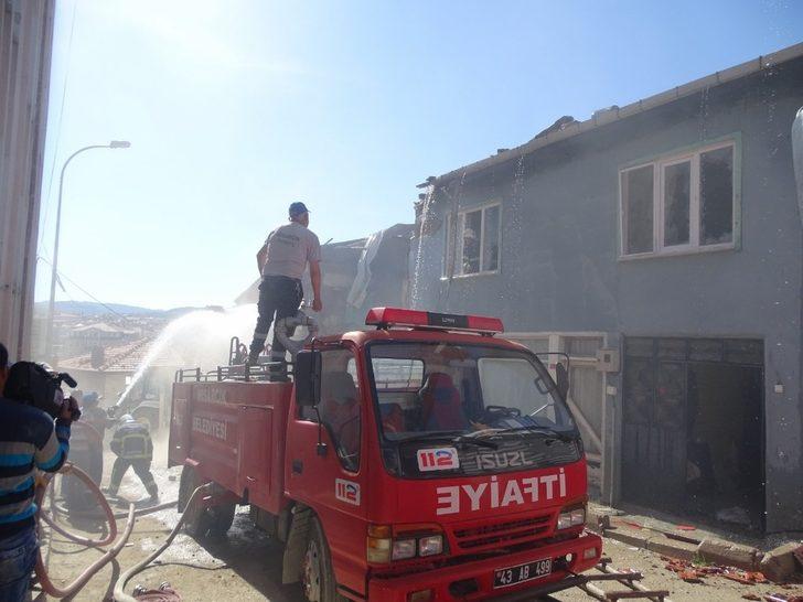 Hisarcık’ta ahşap ev yangını korkuttu G4