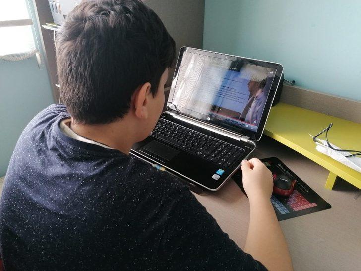 Vakıf okulları eğitimde mesafe tanımıyor G4