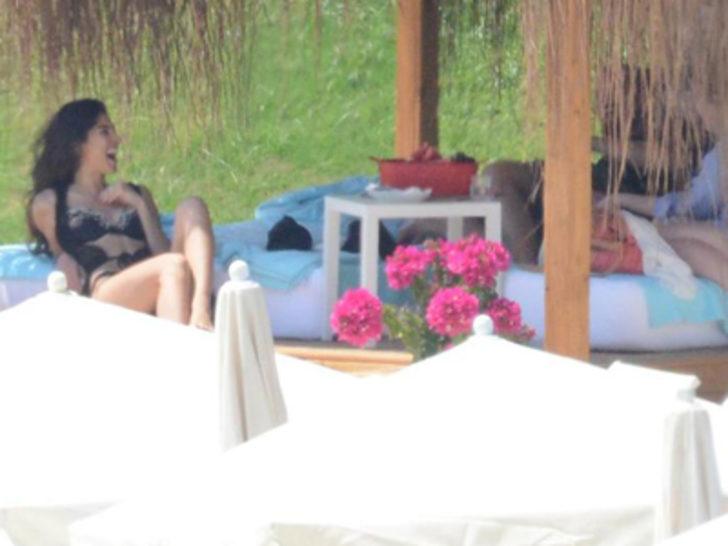 Engin Öztürk arkadaşlarıyla tatilde G3