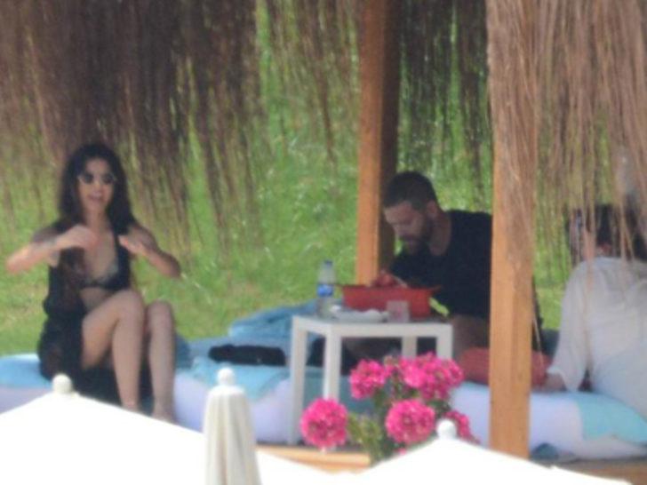 Engin Öztürk arkadaşlarıyla tatilde G4