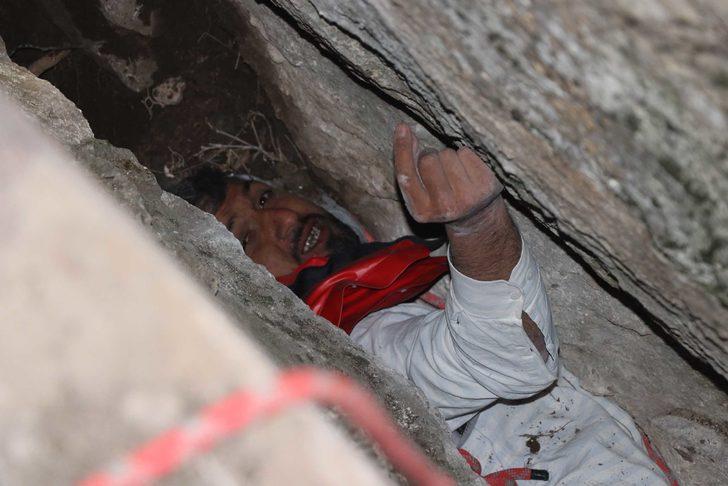 Kayalıkların arasına düşen gencin arkadaşları korkup kaçtı! 24 saat sonra kurtarıldı G3