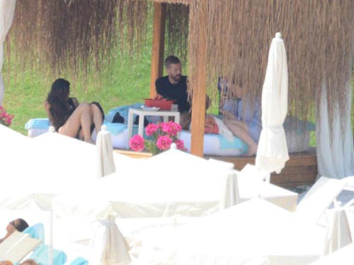 Engin Öztürk arkadaşlarıyla tatilde G5