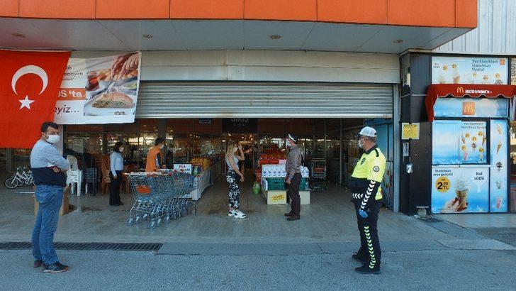 Marmaris’te marketlere sosyal mesafe denetimi G2