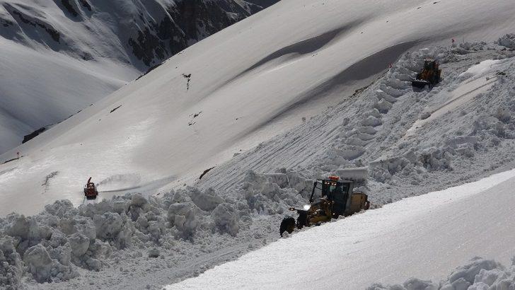 Vali Bilmez’den, karla mücadele ekiplerine moral ziyareti G1