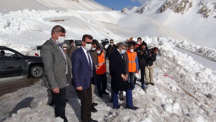 Vali Bilmez’den, karla mücadele ekiplerine moral ziyareti G2