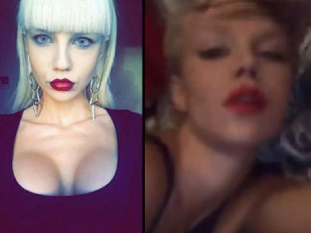 Ayşenur Balcı Periscope'ta soyundu