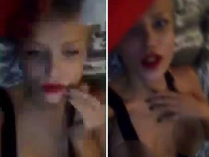 Ayşenur Balcı Periscope'ta soyundu G3